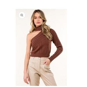One Shoulder crew neck sweater